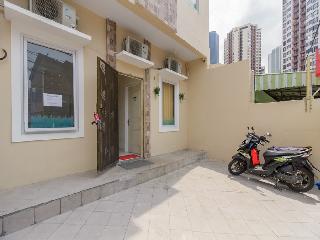 RedDoorz Plus near Taman Rasuna Menteng otel fotoğrafı