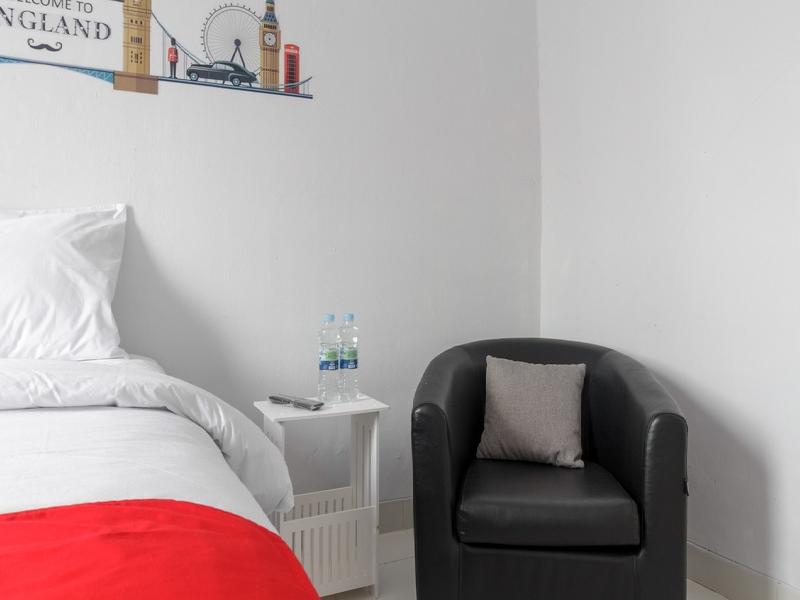 RedDoorz Plus near Taman Rasuna Menteng - Oda