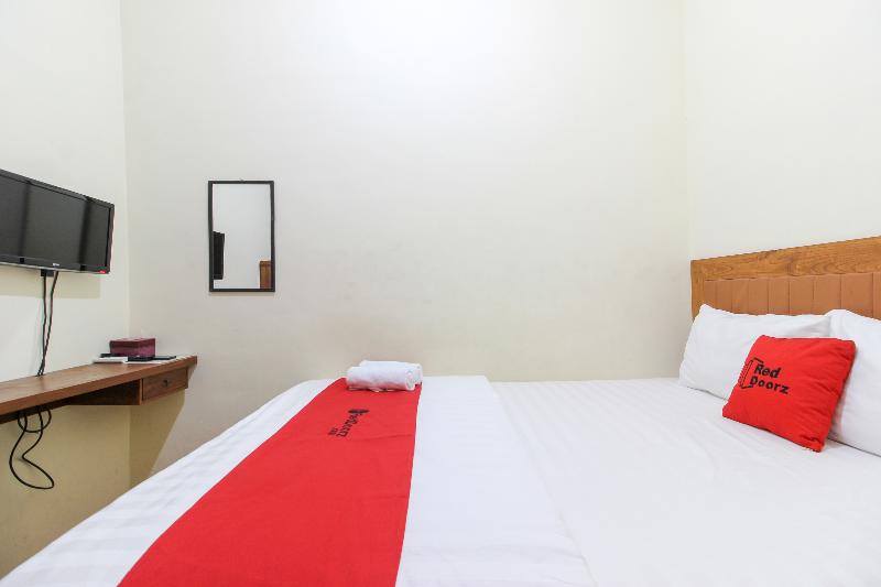RedDoorz near AMIKOM Yogyakarta 2 - Oda