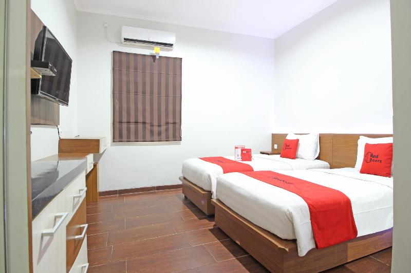 RedDoorz near Jogja City Mall - Oda