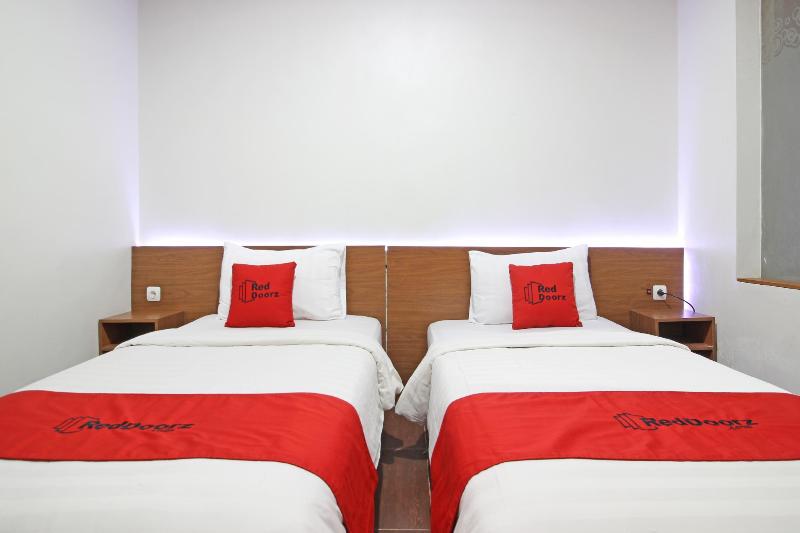 RedDoorz near Jogja City Mall - Oda
