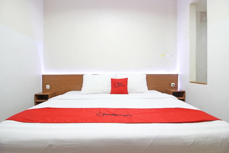 RedDoorz near Jogja City Mall - Oda