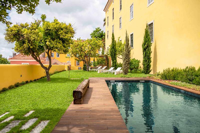 Tandem Palacio Alfama Suites - Havuz