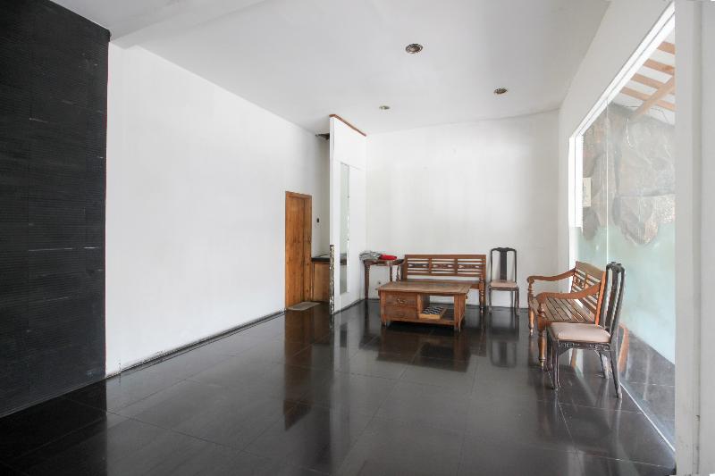 RedDoorz near RS Sarjito Yogyakarta 2 - Lobi