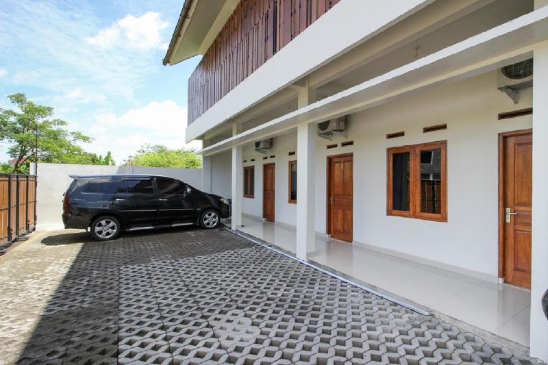 RedDoorz Syariah @ Griya Izzara Guest House - Lobi