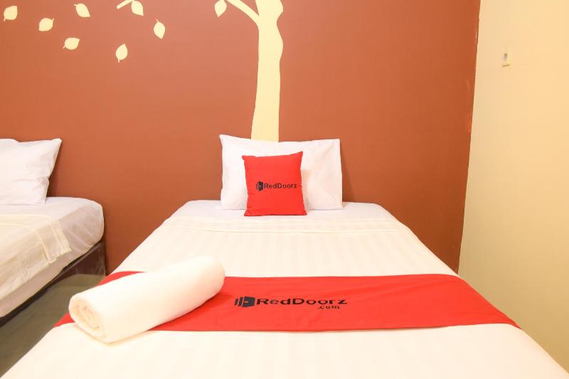 RedDoorz near Terminal A Adisucipto Airport - Oda