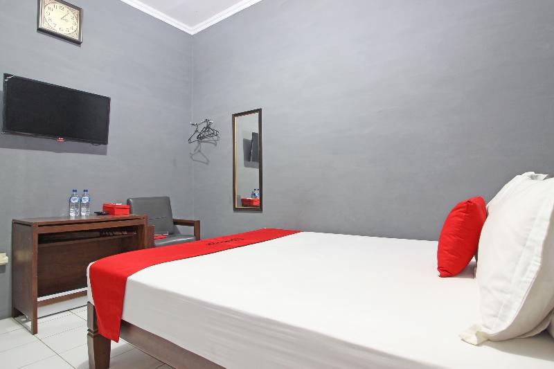 RedDoorz near Terminal Condong Catur - Oda