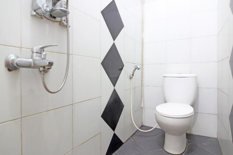 RedDoorz near Terminal Condong Catur - Oda