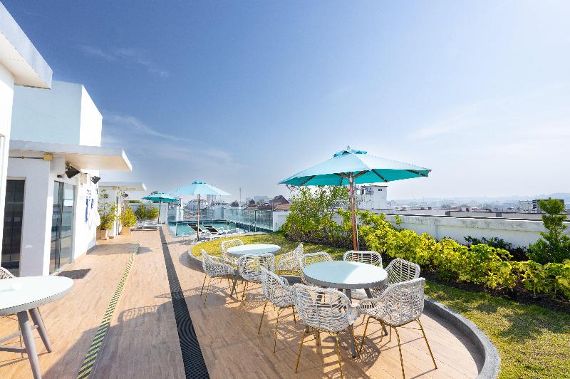 Holiday Inn Express Pattaya Central - Havuz