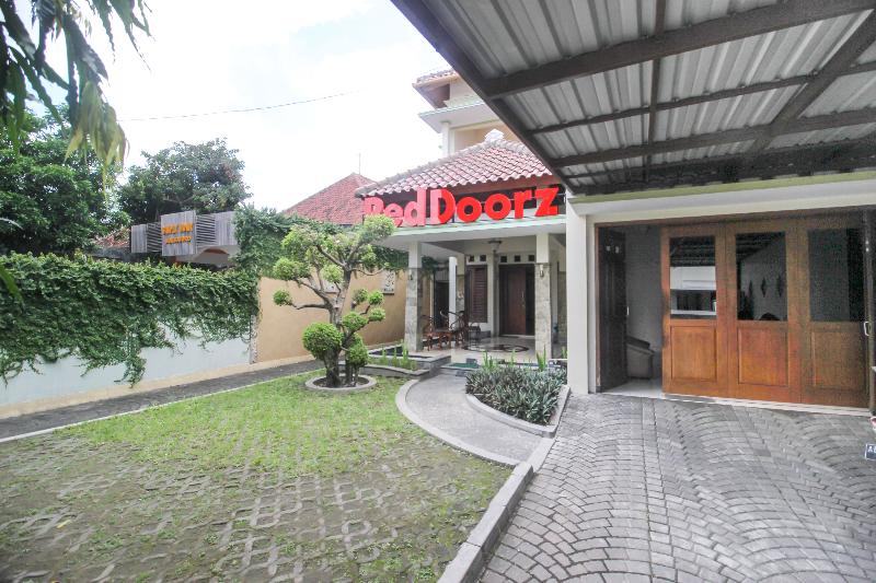RedDoorz Plus @ Tegal Panggung - Genel