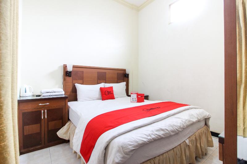 RedDoorz Plus @ Tegal Panggung - Oda