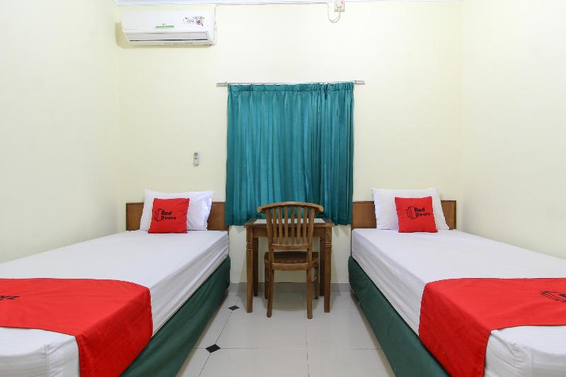 RedDoorz near Rumah Sakit Condong Catur - Oda