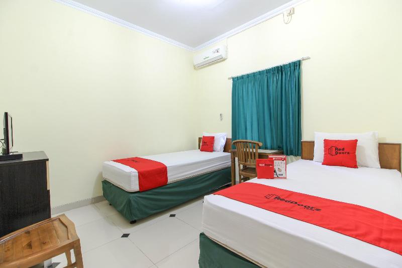 RedDoorz near Rumah Sakit Condong Catur - Oda