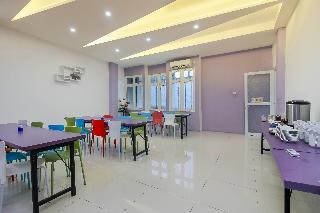 RedDoorz Plus near Stasiun Bekasi fotoÄŸrafÄ±
