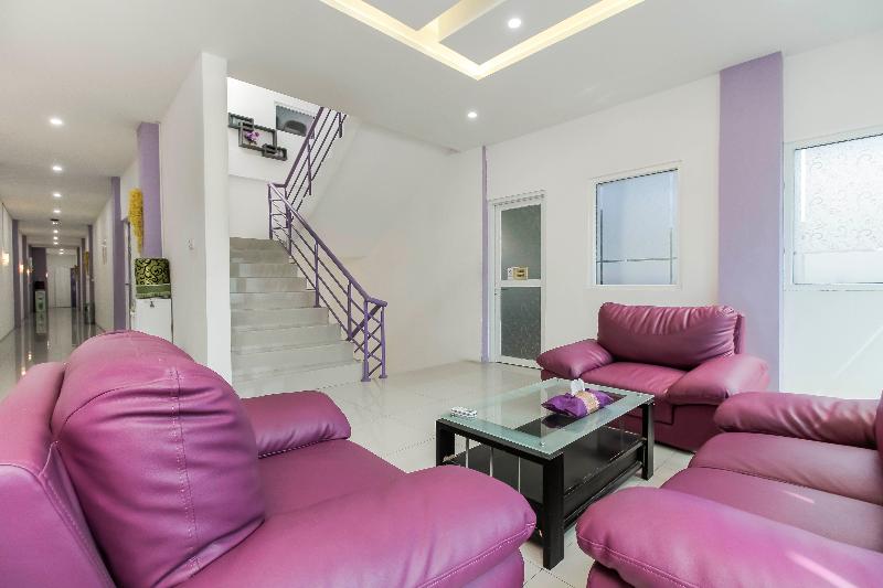 RedDoorz Plus near Stasiun Bekasi - Lobi