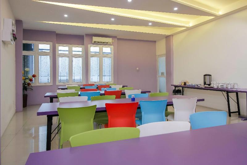 RedDoorz Plus near Stasiun Bekasi - Genel