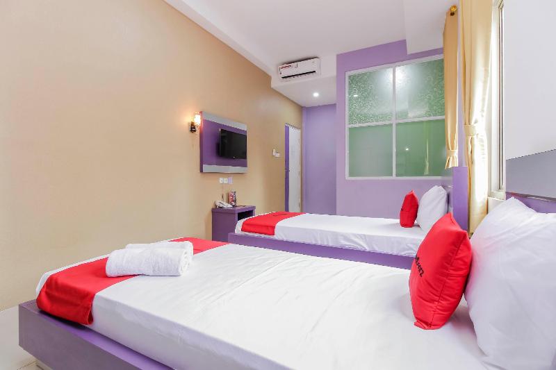 RedDoorz Plus near Stasiun Bekasi - Oda