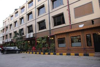 RedDoorz Plus near Soekarno Hatta Airport 2 otel fotoğrafı