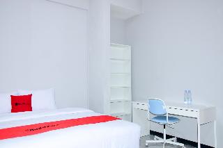 RedDoorz Plus near Mall Kelapa Gading fotoÄŸrafÄ±