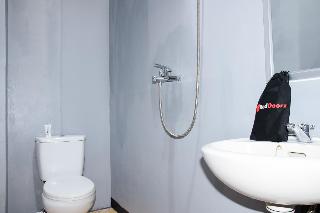 RedDoorz Plus near Mall Kelapa Gading fotoÄŸrafÄ±