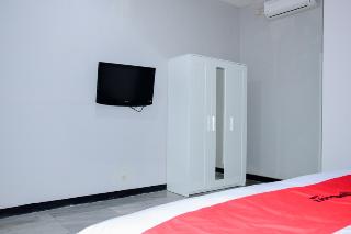 RedDoorz Plus near Mall Kelapa Gading fotoÄŸrafÄ±