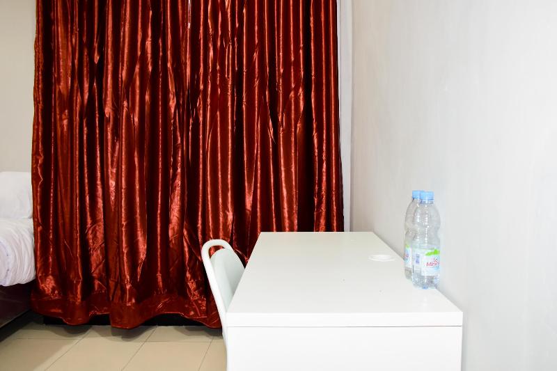 RedDoorz Plus near Mall Kelapa Gading - Oda