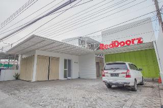 RedDoorz near Ciputra Golf Surabaya fotoÄŸrafÄ±