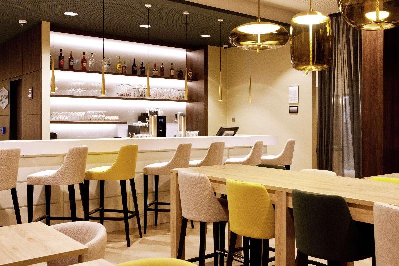 Hampton by Hilton Berlin City East Side Gallery - Bar