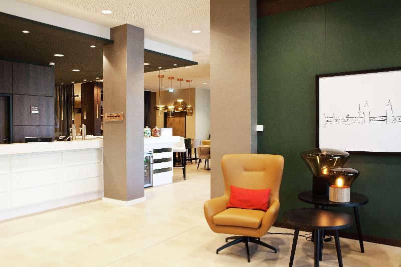 Hampton by Hilton Berlin City East Side Gallery - Lobi