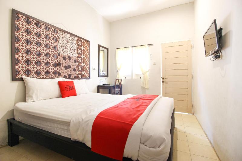 RedDoorz Syariah near Wijilan Yogyakarta - Oda