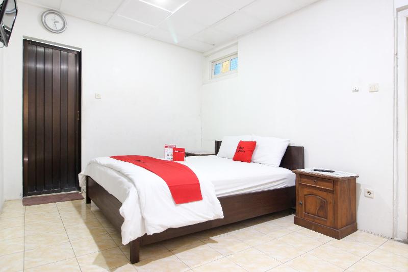RedDoorz Syariah near Wijilan Yogyakarta - Oda
