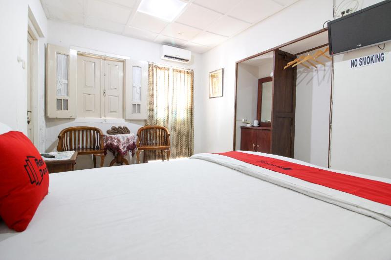 RedDoorz Syariah near Wijilan Yogyakarta - Oda