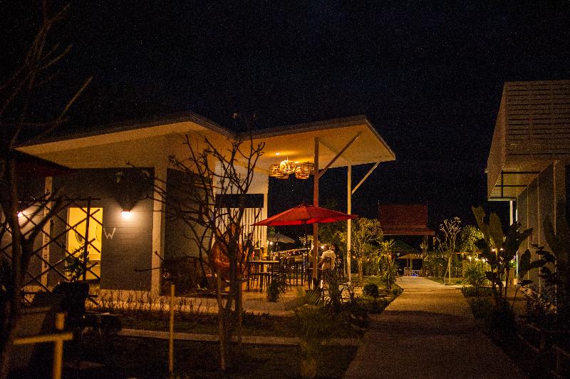 Bluemoon Riverside Resort Ubon Ratchathani - Restoran