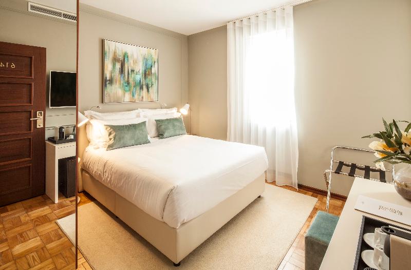 Luzeiros Suites - Oda