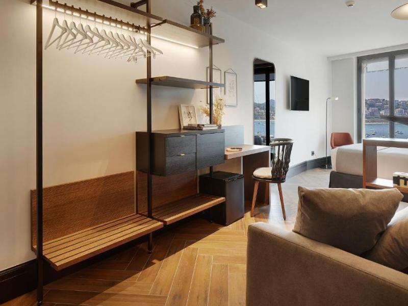 Sansebay Hotel - Oda