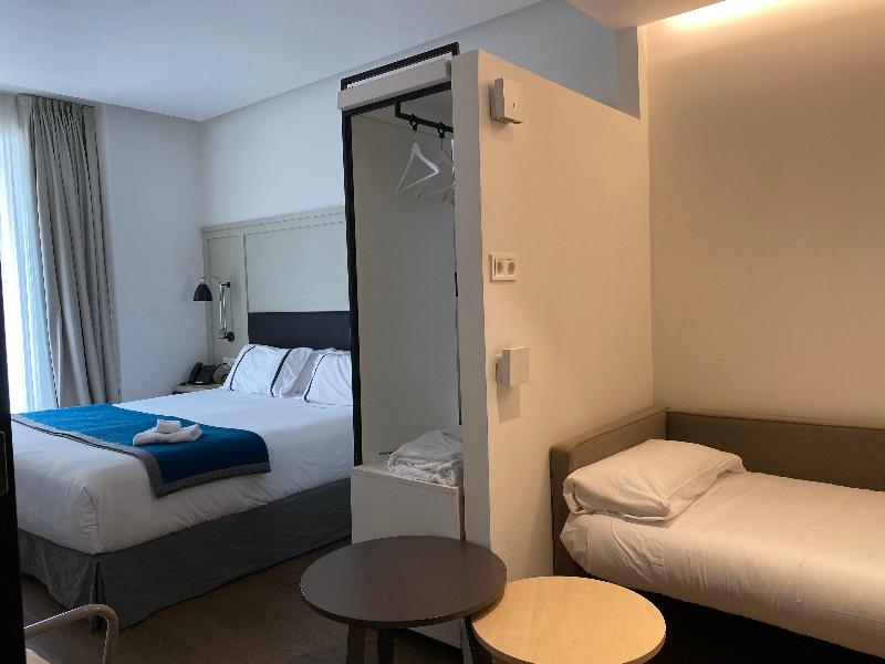 Sansebay Hotel - Oda