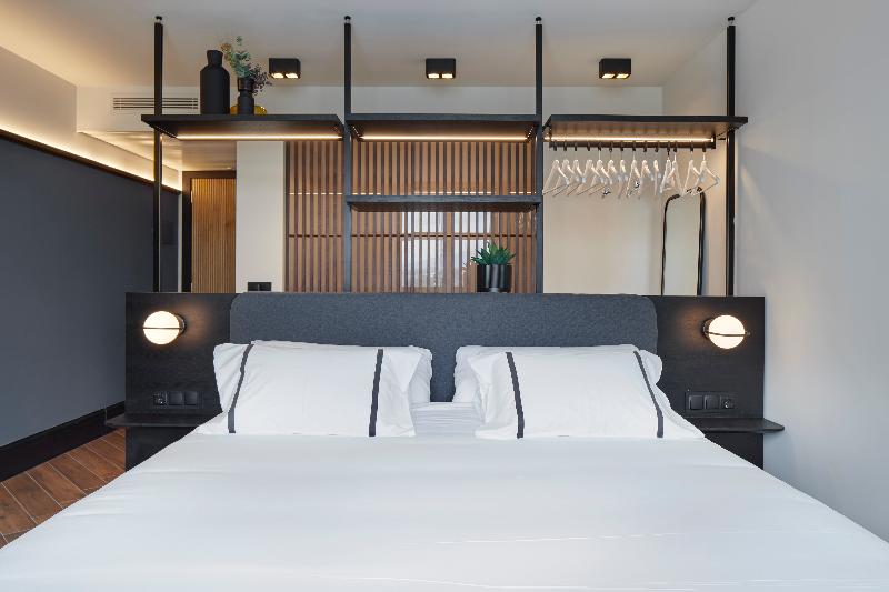 Sansebay Hotel - Oda