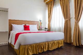 RedDoorz Plus @ Surapati 2 otel fotoğrafı