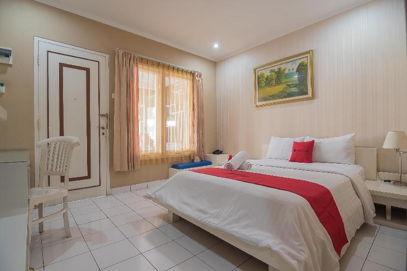 RedDoorz near Setrasari Mall 2 - Oda