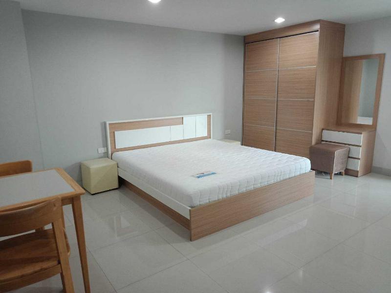 Townhouse Siam Privi Hotel - Genel