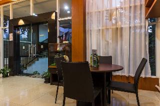 RedDoorz Premium @ Ampera Raya 2 fotoÄŸrafÄ±