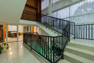 RedDoorz Premium @ Ampera Raya 2 fotoÄŸrafÄ±