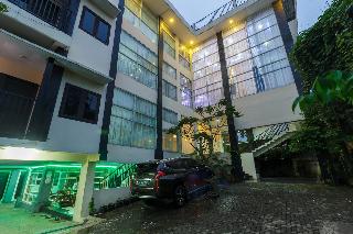 RedDoorz Premium @ Ampera Raya 2 fotoÄŸrafÄ±