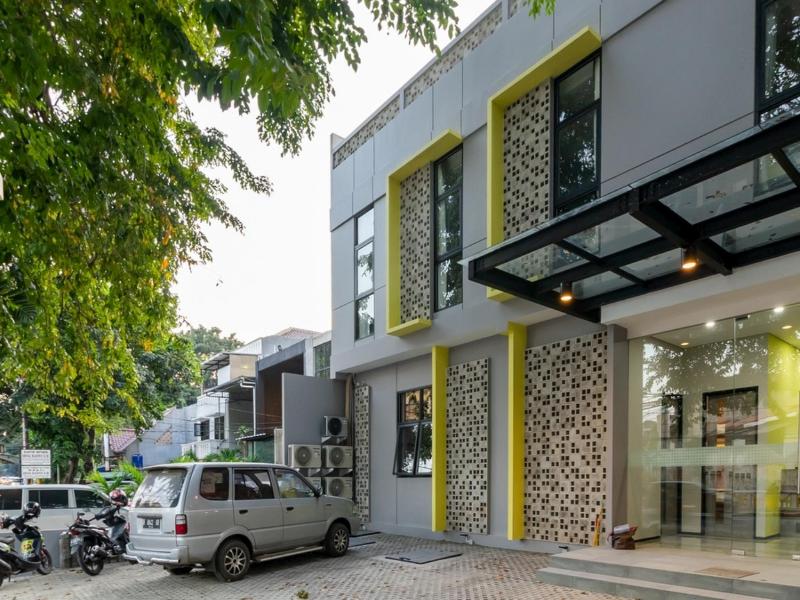 RedDoorz Plus near Senayan City - Genel