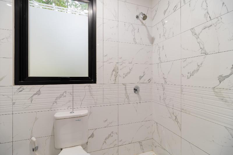 RedDoorz Plus near Senayan City - Oda