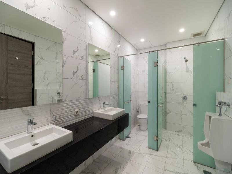 RedDoorz Plus near Senayan City - Oda
