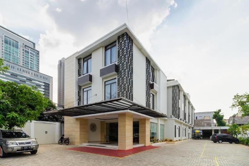 RedDoorz Plus near Lippo Mall Kemang 2 - Genel