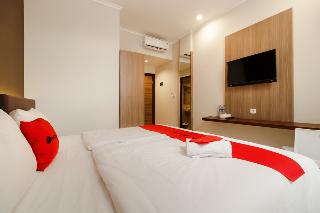 RedDoorz Plus near Lippo Mall Kemang 2 fotoÄŸrafÄ±