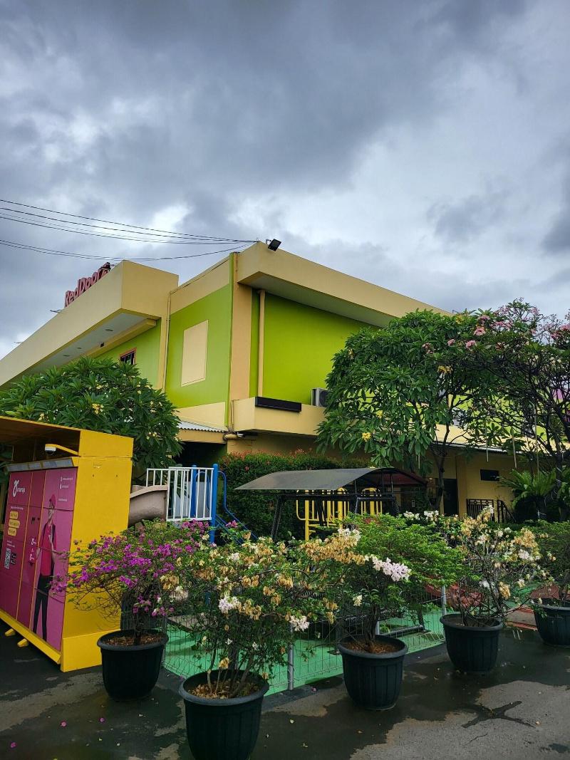RedDoorz Plus near Dunia Fantasi Ancol - Genel