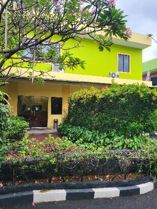 RedDoorz Plus near Dunia Fantasi Ancol otel fotoğrafı